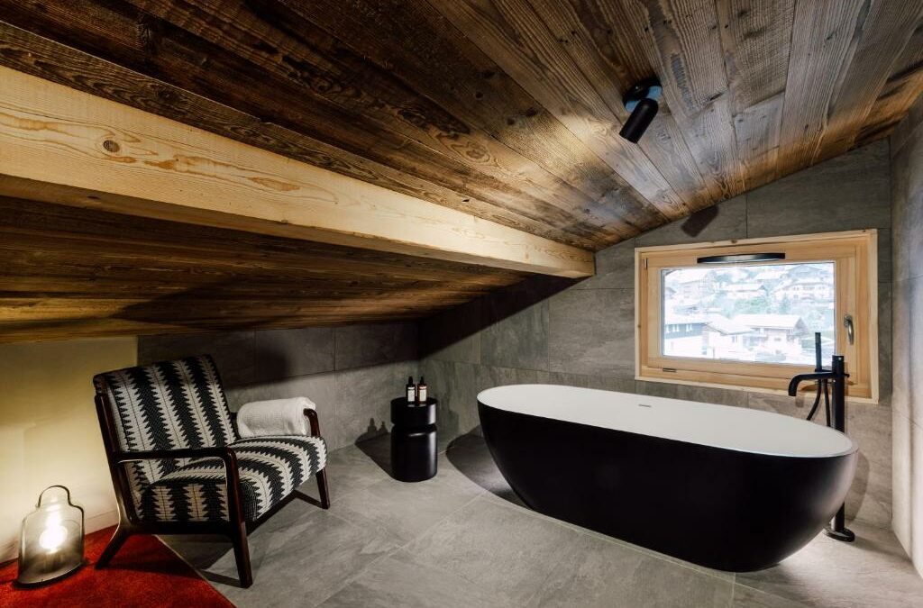 Pourquoi choisir le bois pour un hôtel ? Les avantages d&rsquo;un aménagement intérieur haut de gamme